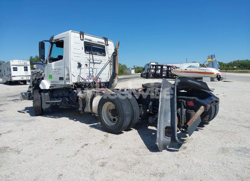 Photo 3 of 2012 Volvo Vn VNL (VIN 4V4NC9EH4CN548420)