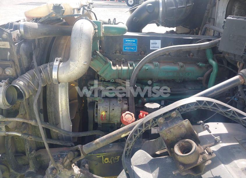 Photo 8 of 2012 Volvo Vn VNL (VIN 4V4NC9EH4CN548420)