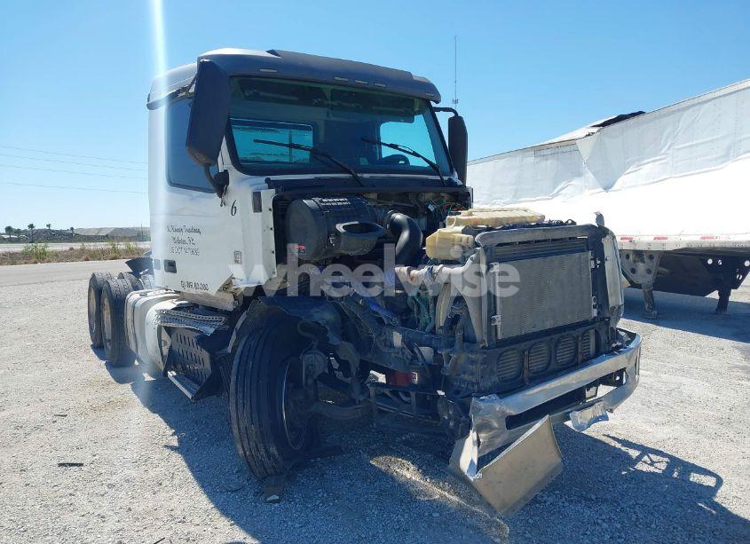 Photo 9 of 2012 Volvo Vn VNL (VIN 4V4NC9EH4CN548420)