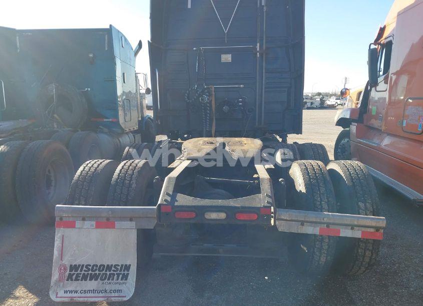 Photo 15 of 2015 Volvo Vn VNL (VIN 4V4NC9EH4FN175884)