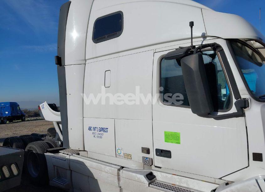 Photo 17 of 2015 Volvo Vn VNL (VIN 4V4NC9EH4FN919662)