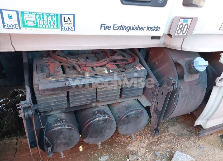 Photo 20 of 2015 Volvo Vn VNL (VIN 4V4NC9EH4FN919662)