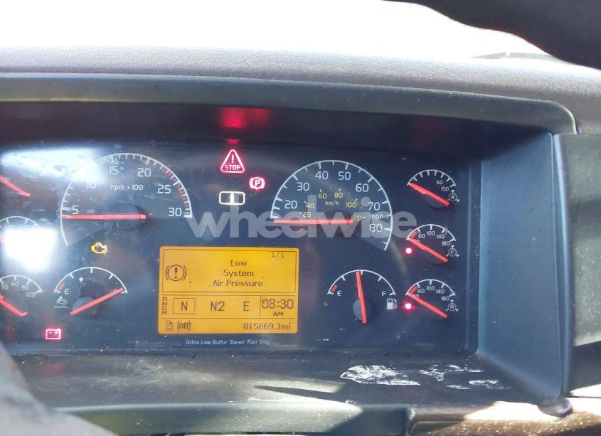 Photo 5 of 2015 Volvo Vn VNL (VIN 4V4NC9EH4FN919662)