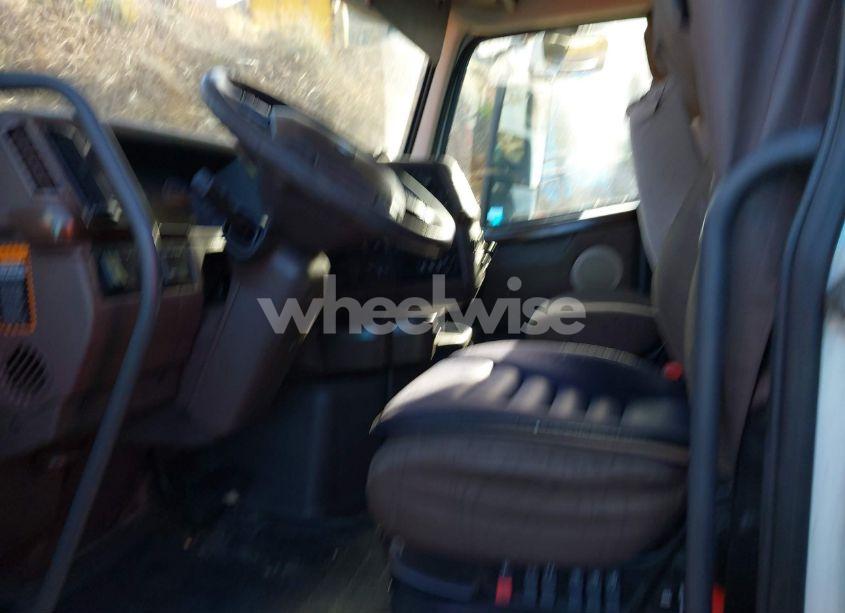 Photo 7 of 2015 Volvo Vn VNL (VIN 4V4NC9EH4FN919662)