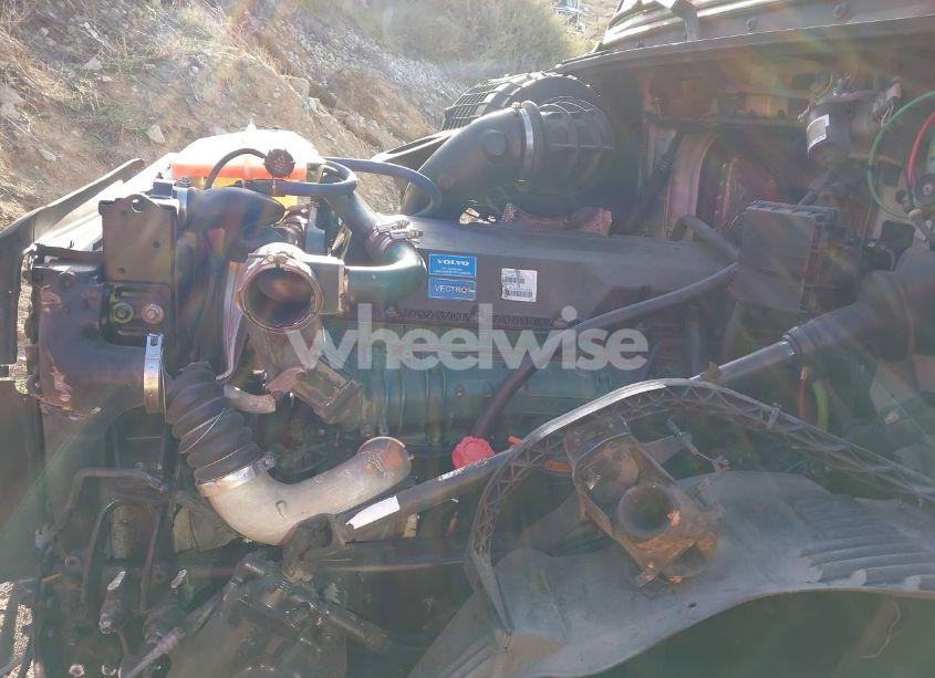 Photo 9 of 2015 Volvo Vn VNL (VIN 4V4NC9EH4FN919662)