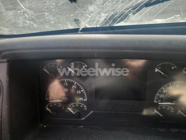 Photo 3 of 2023 VOLVO VN VNL (VIN 4V4NC9EH4PN316972)