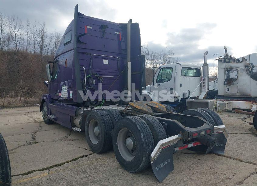 Photo 3 of 2012 Volvo Vn VNL (VIN 4V4NC9EH5CN537376)