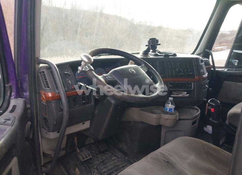 Photo 7 of 2012 Volvo Vn VNL (VIN 4V4NC9EH5CN537376)