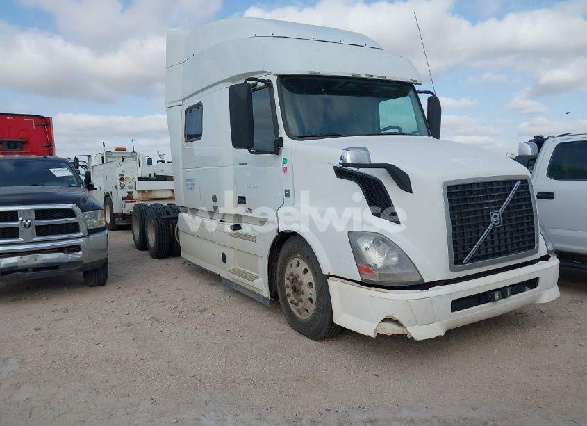 2015 Volvo Vn VNL (VIN 4V4NC9EH5FN910646) main photo