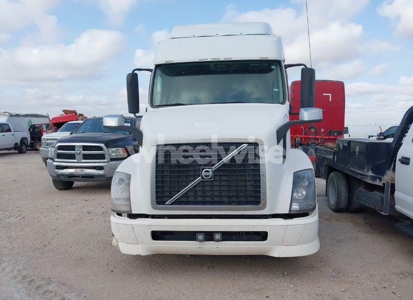 Photo 12 of 2015 Volvo Vn VNL (VIN 4V4NC9EH5FN910646)