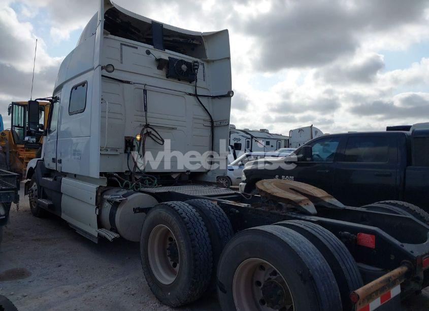 Photo 14 of 2015 Volvo Vn VNL (VIN 4V4NC9EH5FN910646)