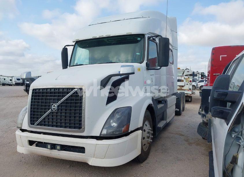 Photo 2 of 2015 Volvo Vn VNL (VIN 4V4NC9EH5FN910646)