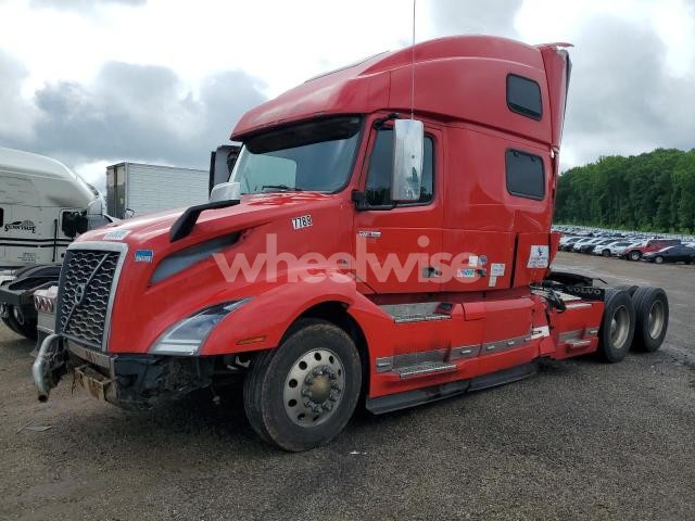Photo 2 of 2022 VOLVO VNL SEMI TRUCK (VIN 4V4NC9EH6NN297788)