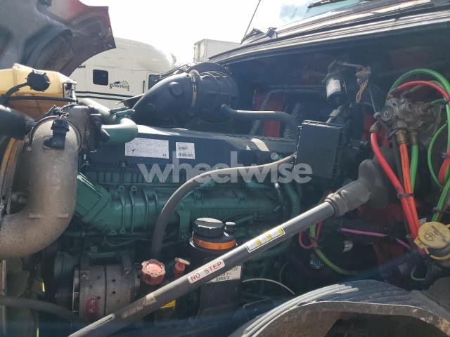 Photo 4 of 2022 VOLVO VNL SEMI TRUCK (VIN 4V4NC9EH6NN297788)