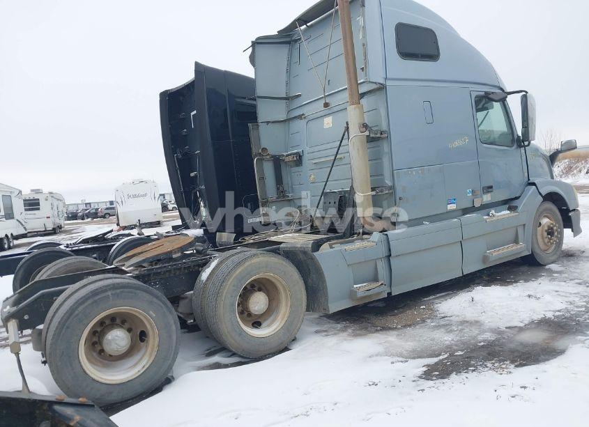 Photo 4 of 2015 Volvo Vn VNL (VIN 4V4NC9EH7FN914195)