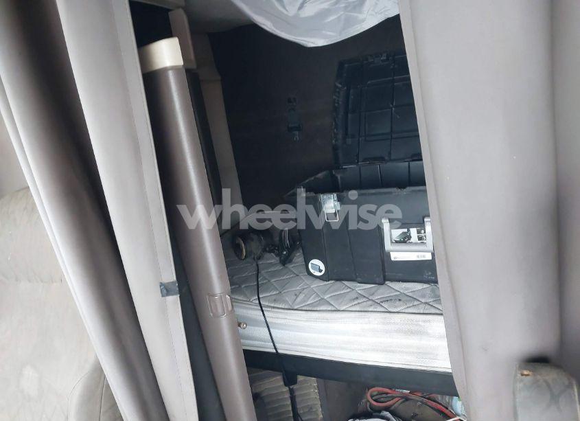 Photo 6 of 2015 Volvo Vn VNL (VIN 4V4NC9EH7FN914195)