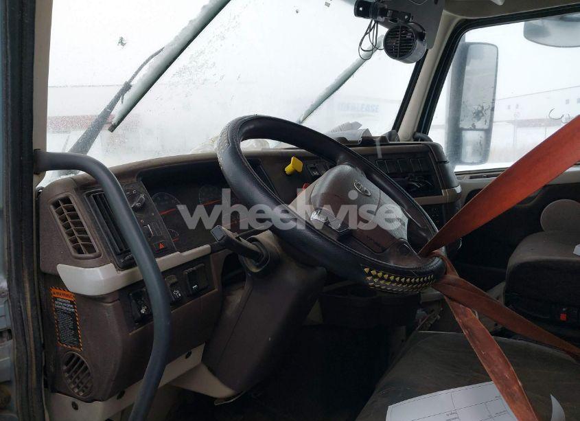 Photo 7 of 2015 Volvo Vn VNL (VIN 4V4NC9EH7FN914195)