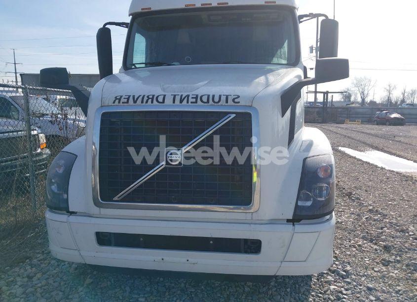 Photo 11 of 2016 Volvo Vn VNL (VIN 4V4NC9EH7GN938692)
