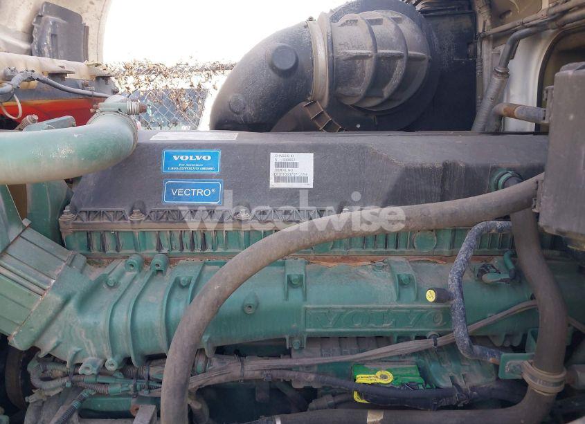 Photo 9 of 2016 Volvo Vn VNL (VIN 4V4NC9EH7GN938692)