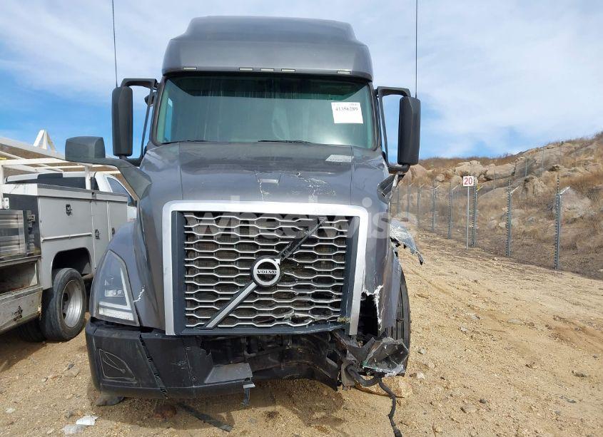 Photo 15 of 2019 Volvo Vnl (VIN 4V4NC9EH7KN201405)