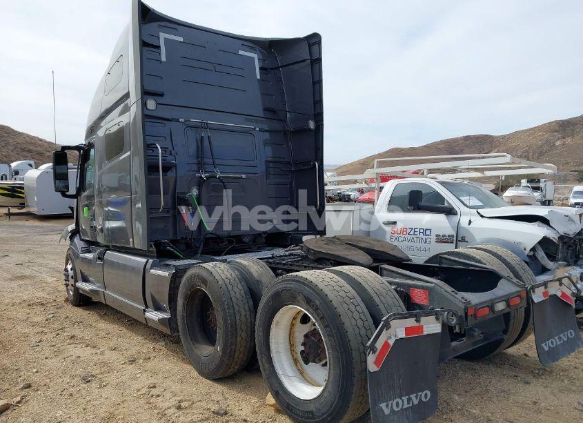 Photo 3 of 2019 Volvo Vnl (VIN 4V4NC9EH7KN201405)