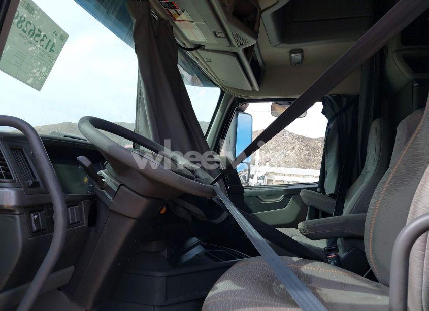 Photo 6 of 2019 Volvo Vnl (VIN 4V4NC9EH7KN201405)