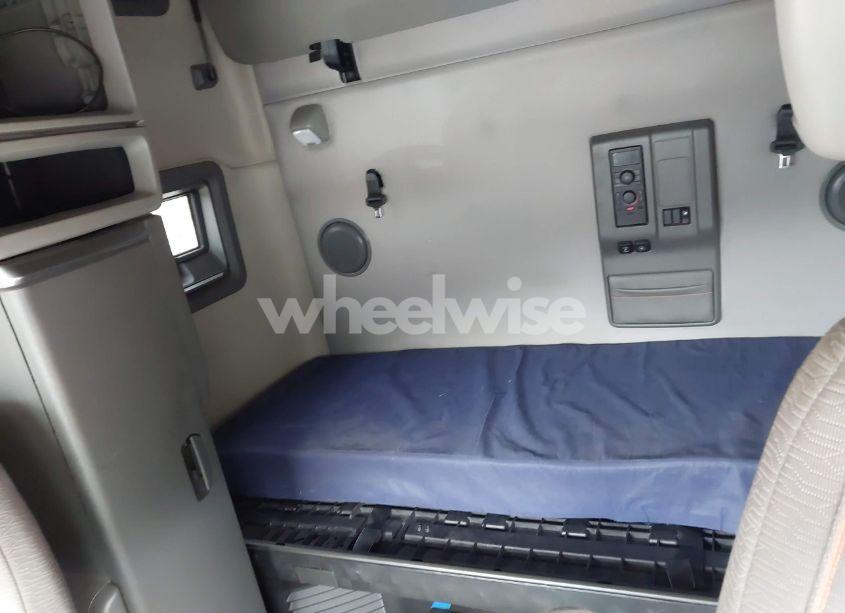 Photo 7 of 2019 Volvo Vnl (VIN 4V4NC9EH7KN201405)