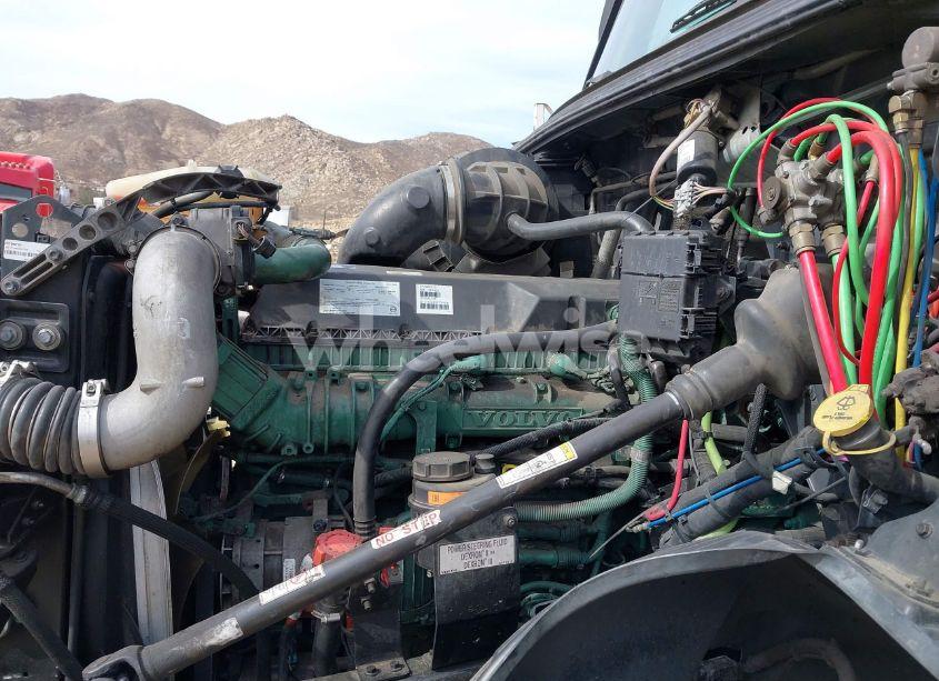 Photo 9 of 2019 Volvo Vnl (VIN 4V4NC9EH7KN201405)