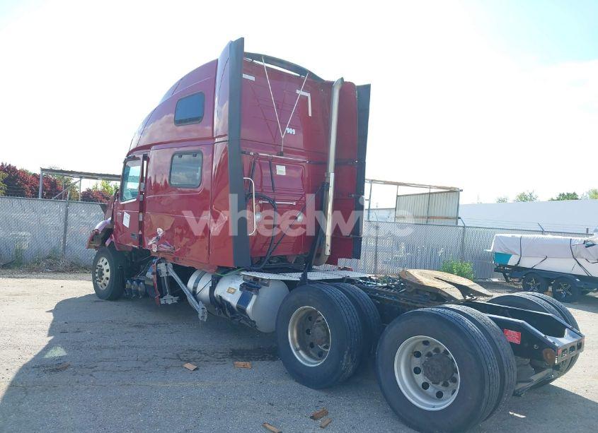 Photo 3 of 2022 Volvo Vnl (VIN 4V4NC9EH7NN294351)
