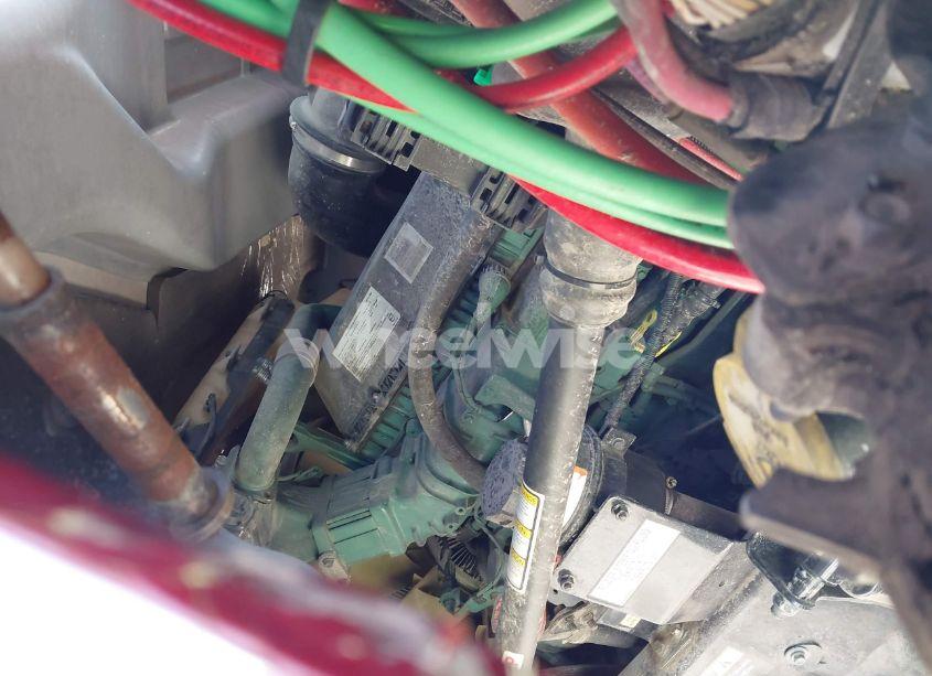 Photo 9 of 2022 Volvo Vnl (VIN 4V4NC9EH7NN294351)