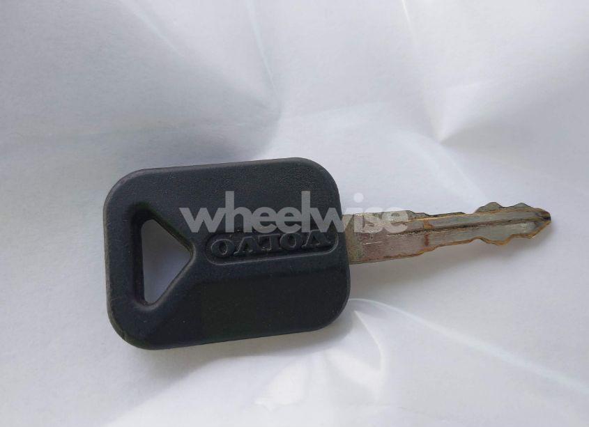 Photo 10 of 2015 Volvo Vn VNL (VIN 4V4NC9EH8FN931507)