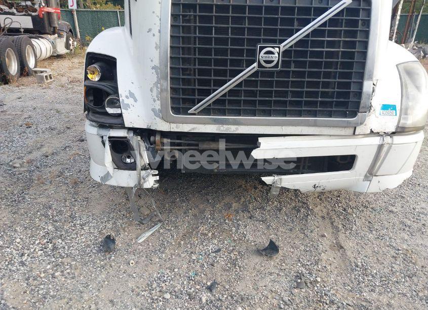 Photo 11 of 2015 Volvo Vn VNL (VIN 4V4NC9EH8FN931507)