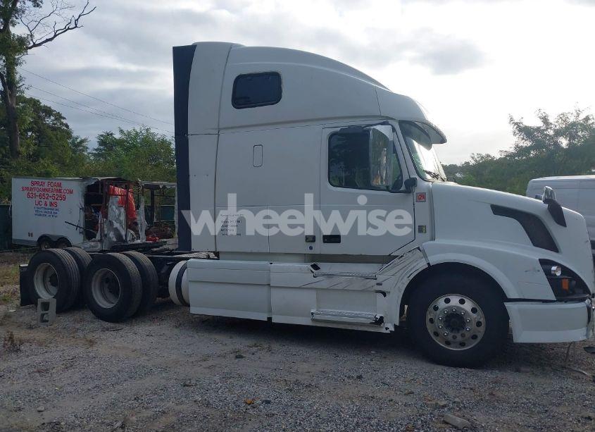 Photo 13 of 2015 Volvo Vn VNL (VIN 4V4NC9EH8FN931507)