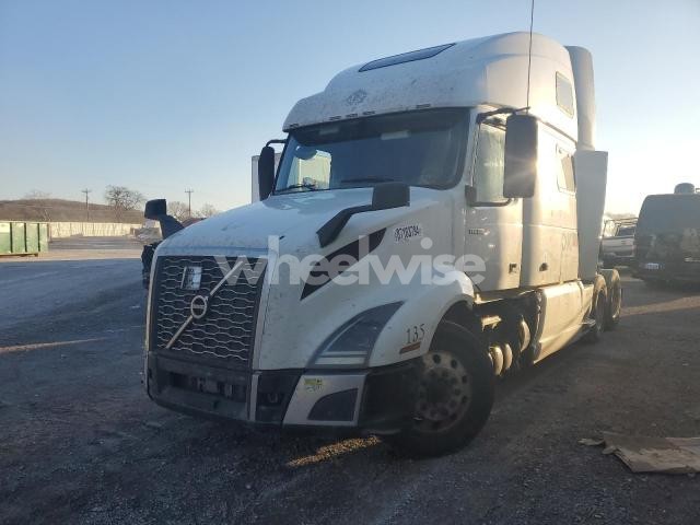 Photo 10 of 2020 VOLVO VN VNL (VIN 4V4NC9EH8LN226539)
