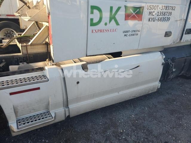 Photo 3 of 2020 VOLVO VN VNL (VIN 4V4NC9EH8LN226539)