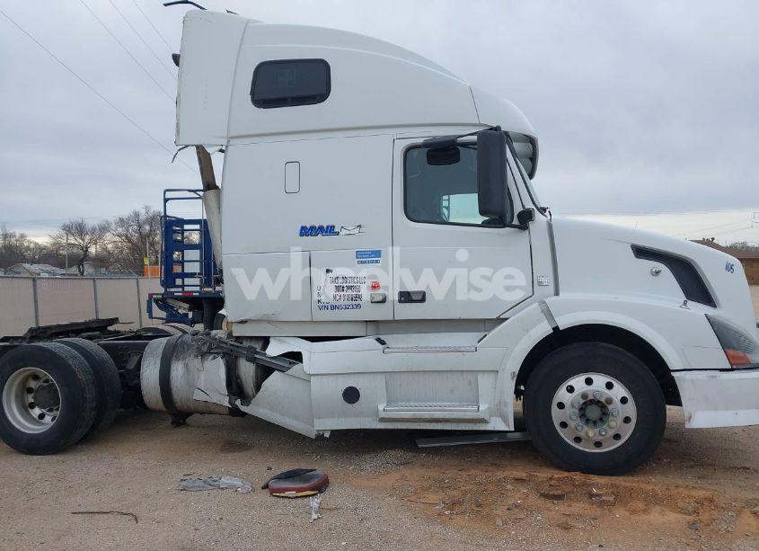 Photo 13 of 2011 Volvo Vn VNL (VIN 4V4NC9EH9BN532339)