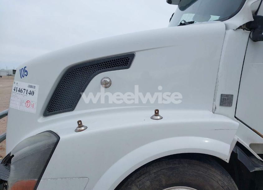 Photo 9 of 2011 Volvo Vn VNL (VIN 4V4NC9EH9BN532339)