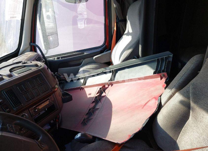 Photo 7 of 2015 Volvo Vn VNL (VIN 4V4NC9EH9FN912352)