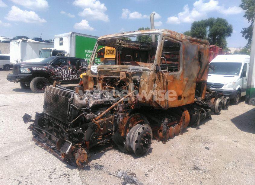 Photo 2 of 2017 Volvo Vnl N/A (VIN 4V4NC9EH9HN976121)