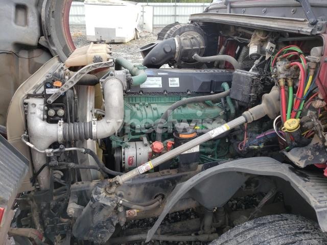 Photo 10 of 2019 VOLVO VN VNL (VIN 4V4NC9EH9KN198670)