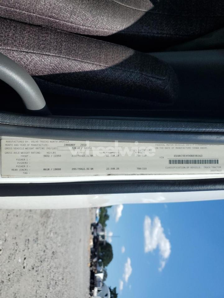 Photo 10 of 2019 VOLVO VNL SEMI TRUCK (VIN 4V4NC9EH9KN898060)