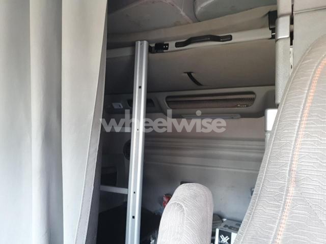 Photo 2 of 2022 VOLVO VN VNL (VIN 4V4NC9EH9NN313451)