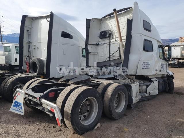 Photo 4 of 2022 VOLVO VN VNL (VIN 4V4NC9EH9NN313451)