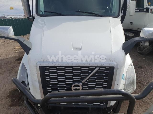 Photo 5 of 2022 VOLVO VN VNL (VIN 4V4NC9EH9NN313451)