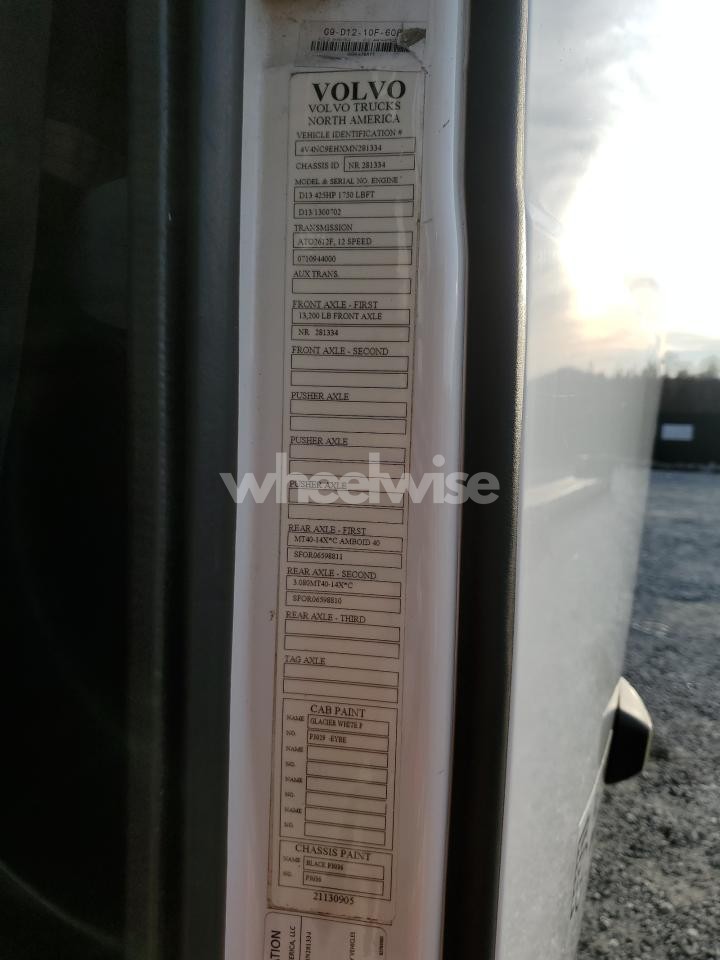 2021 VOLVO VN VNL - semi truck