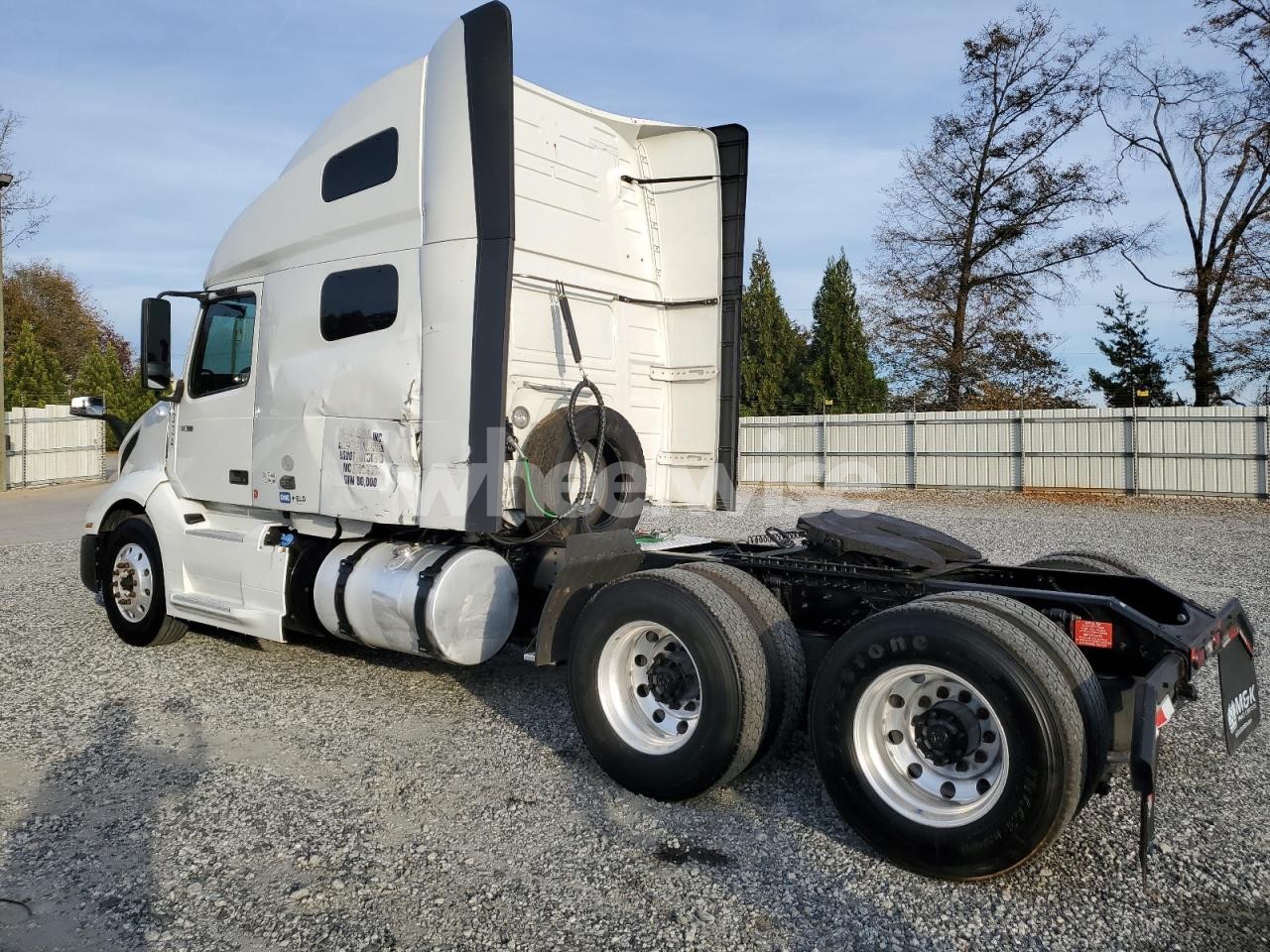 2021 VOLVO VN VNL - semi truck