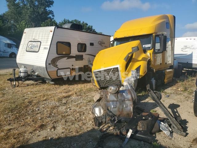 Photo 3 of 2024 VOLVO VN VNL (VIN 4V4NC9EHXRN636168)