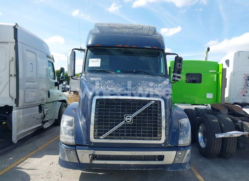 Photo 11 of 2009 Volvo Vn VNL (VIN 4V4NC9EJ09N275326)