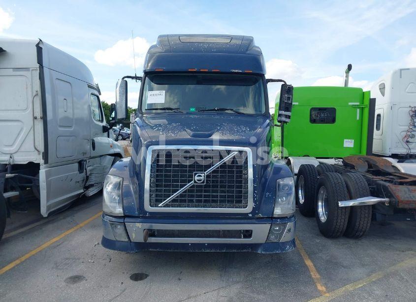 Photo 15 of 2009 Volvo Vn VNL (VIN 4V4NC9EJ09N275326)