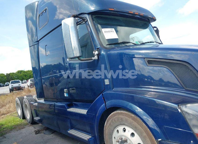 Photo 16 of 2009 Volvo Vn VNL (VIN 4V4NC9EJ09N275326)
